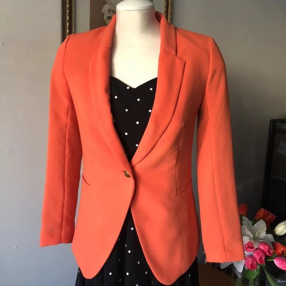 H&M Jackets & Blazers - ⭐️3/$25 or2/$20 H&M Fitted Orange Blazer Size 2